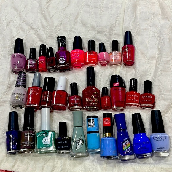 Accessories - Bundle of 30 💅 nail polish